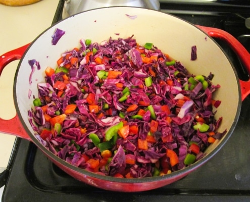 Stewing all the ingredients as the final step in preparing the pepper hash