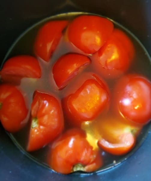 Boiling tomatoes