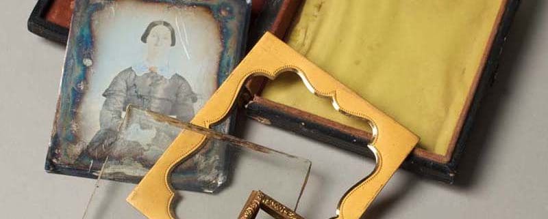 Link to Exhibit, Catching A Shadow: Daguerreotypes in Philadelphia, 1839-1860