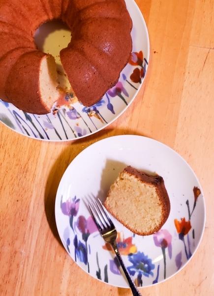 Pound cake, served
