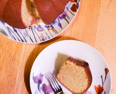 Pound cake, served