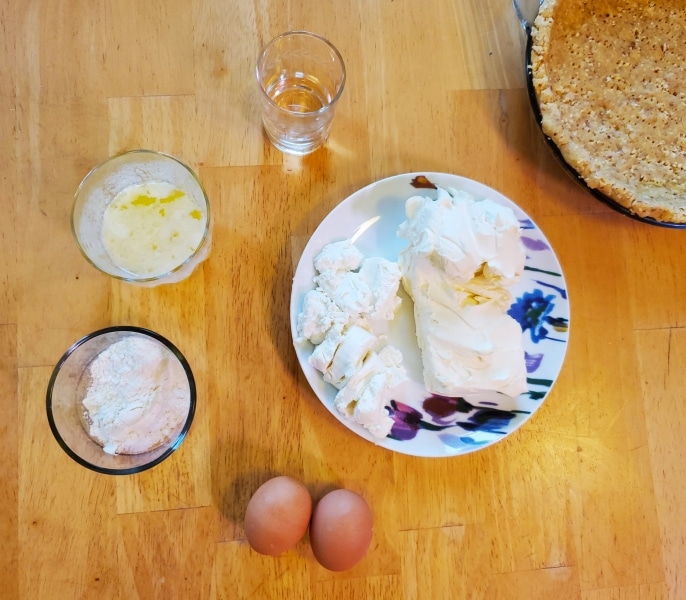 Ingredients for cheesecake filling