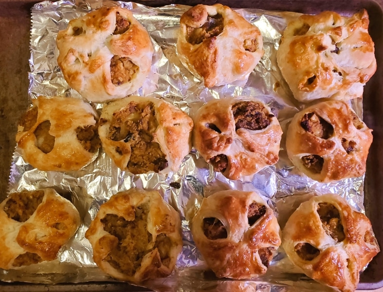 Bobotje wrapped in puff pastry